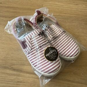 Monkey Feet Kids Striped Pink Shoes 4-5year NEW